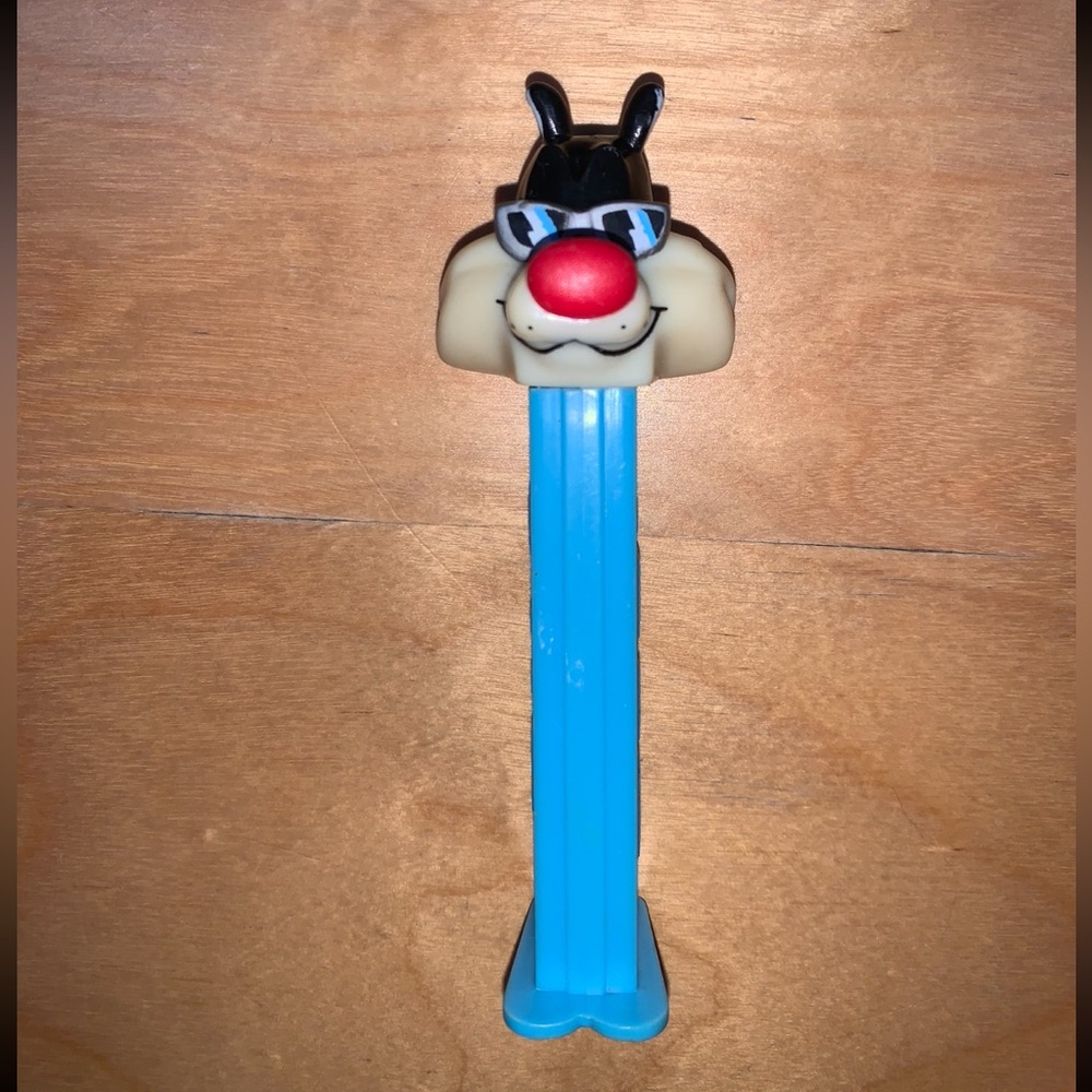 Vintage 1998 Looney Tunes Sylvester the Cat PEZ Dispenser - Hungary
